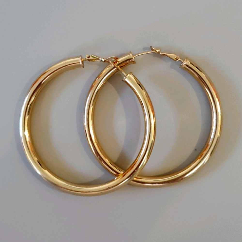 2.5" Gold hoops